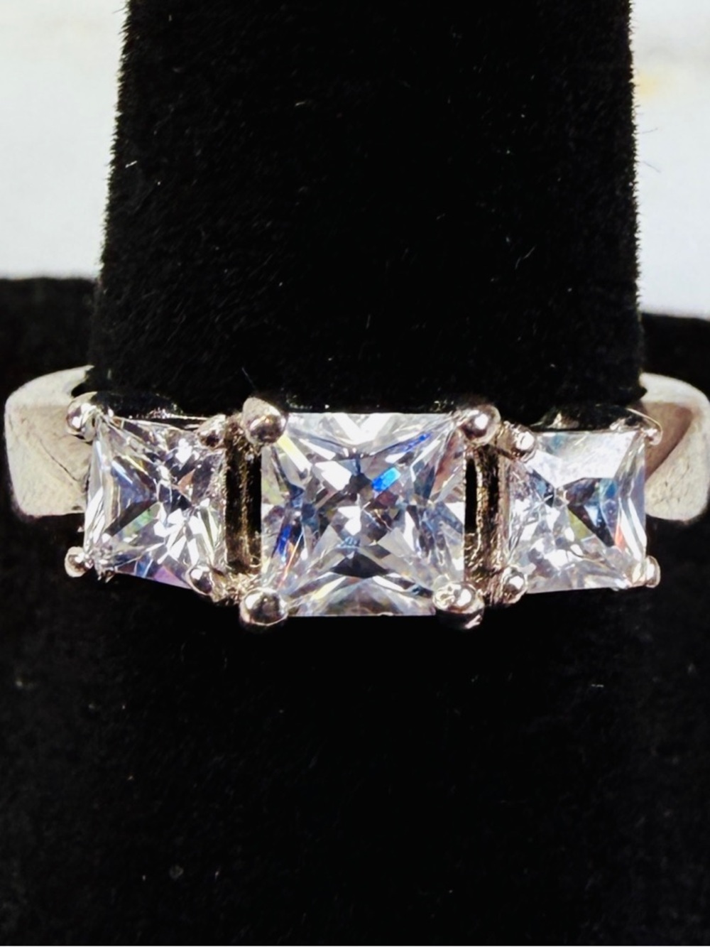 Pretty Silvertone with bling size 7 costume ring